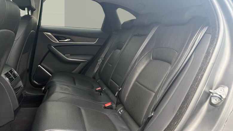 Jaguar F-Pace 2.0 P400e SE 5dr Auto AWD Estate